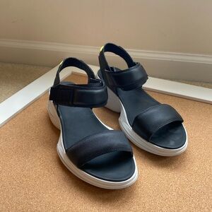 NWOT- Sorel Womens Sandal- Sz 11 (42)